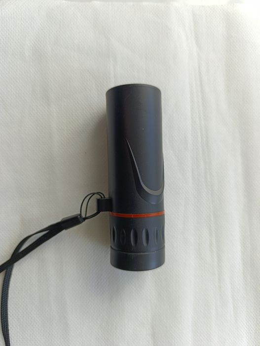 Монокуляр з регулюванням збільшення