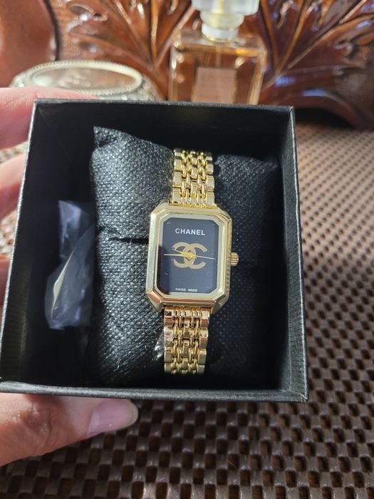 Часики в стиле шанель