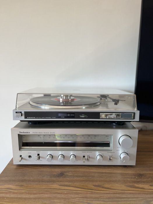 Zestaw Amplituner Technics z gramofonem Sanyo + głośniki
