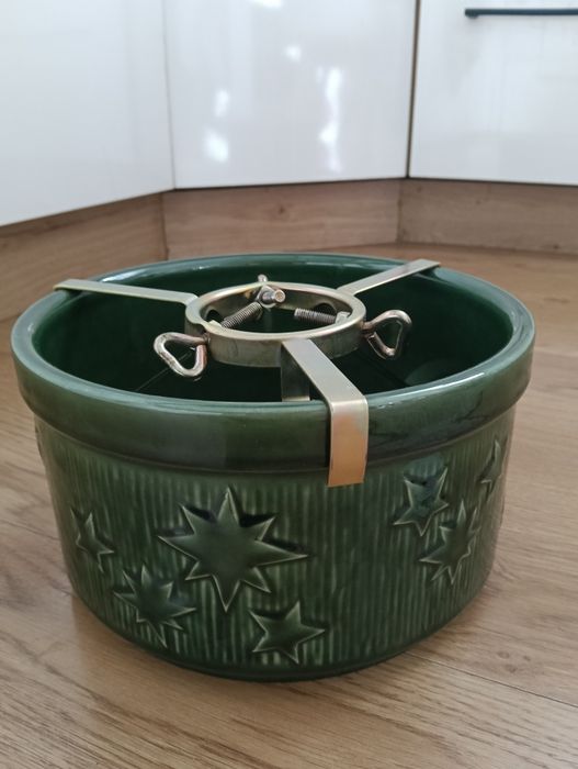 Ceramiczne stojaki na choinke