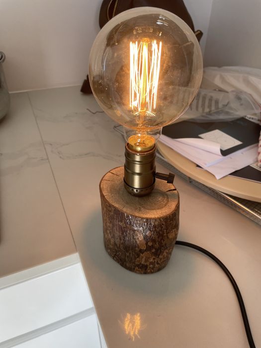 Candeeiro em madeira