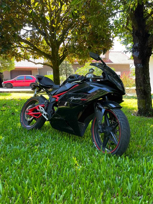 Vendo Megelli 125R de 2012