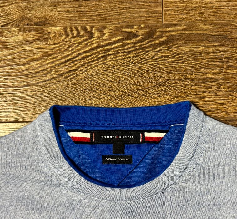 Свитер Tommy Hilfiger.