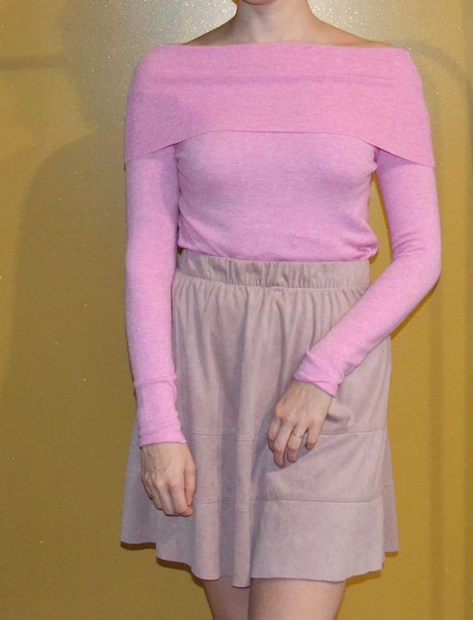 Sweter Primark różowy S 36 zakładany na ramiona