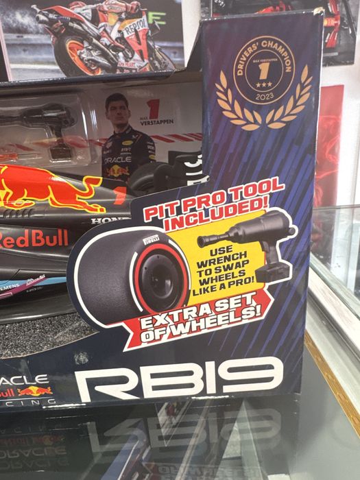 F1 Red Bull RB19 telecomandado. Escala 1:10