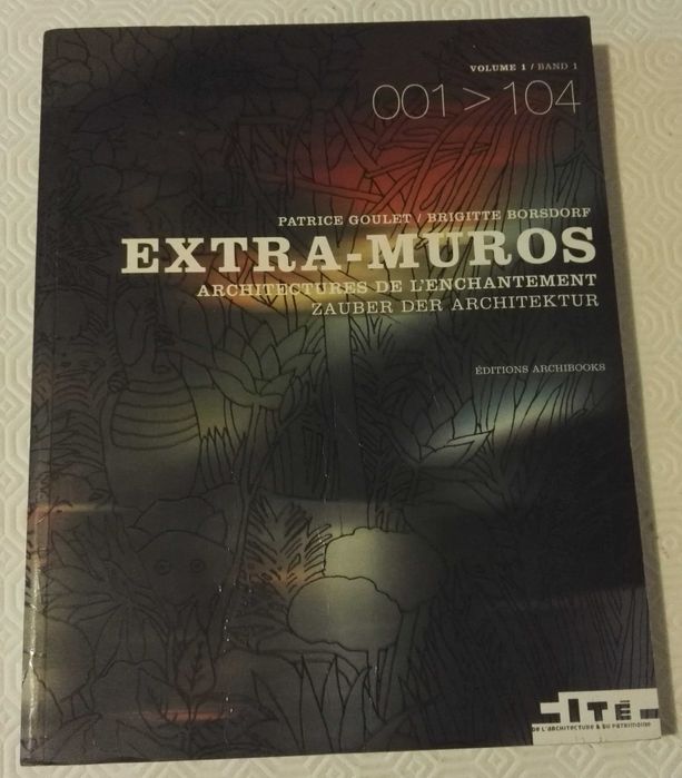 Livro de arquitectura "Extra-muros"