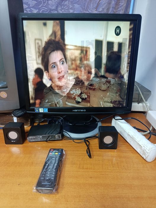 Телевизор hannsg 19