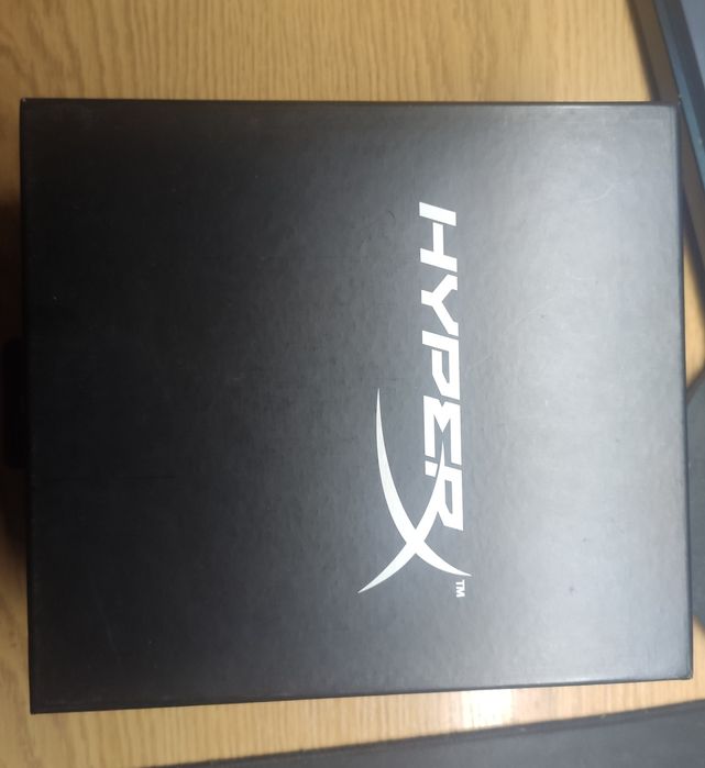 Коробка от наушников hyperx Cloud alpha