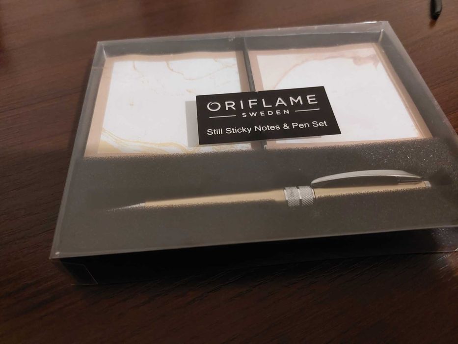 Oriflame, dlugopis z karteczkami