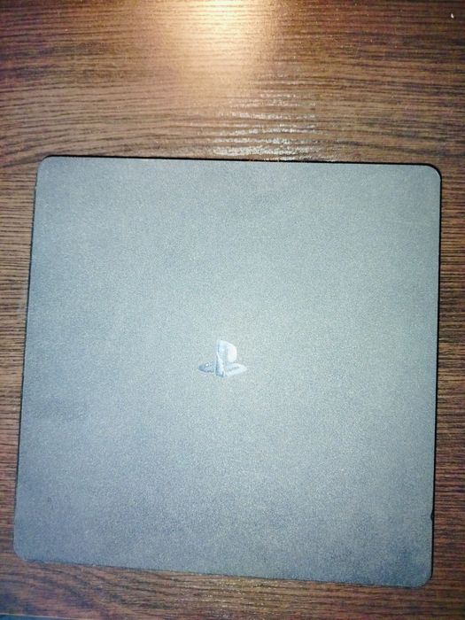 Konsola PS4 w zestawie  z padami , grami  i kierownicą