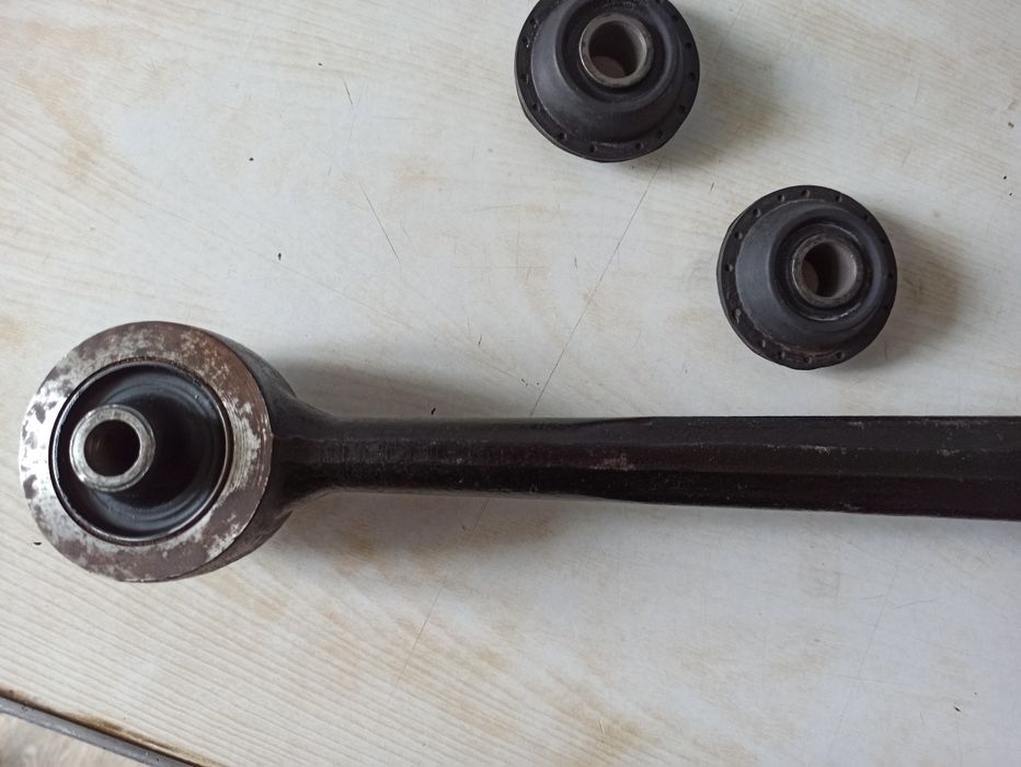 Ричаг/важіль Ауді 100 (сігара)