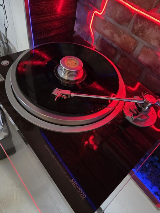 Gramofon Kenwood KD-700D