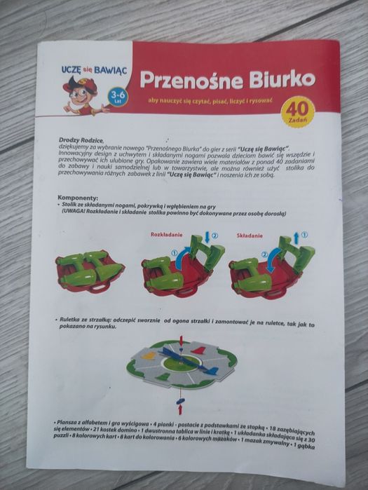 Składane przenośne biurko stoliczek z grami Clementoni