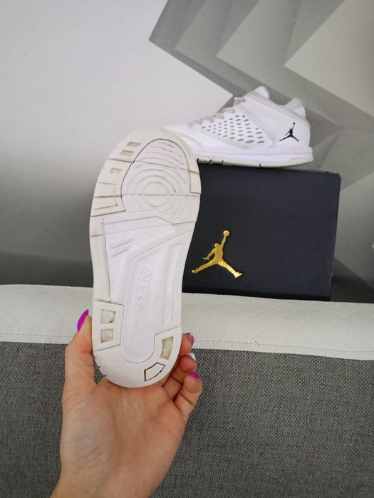 Buty sportowe Nike Air Jordan Flight rozmiar 28 chłopięce