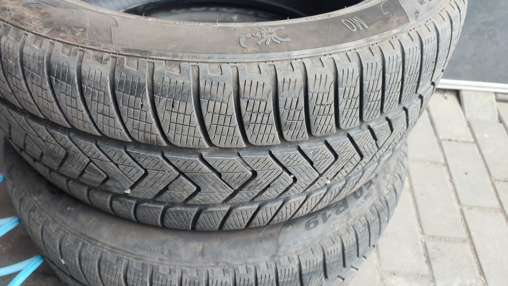 Продам гуму Мерседес 255/50 R19