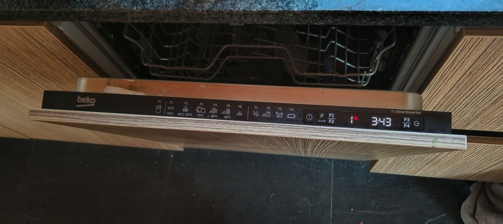 Máquina lavar loiça encastre Beko