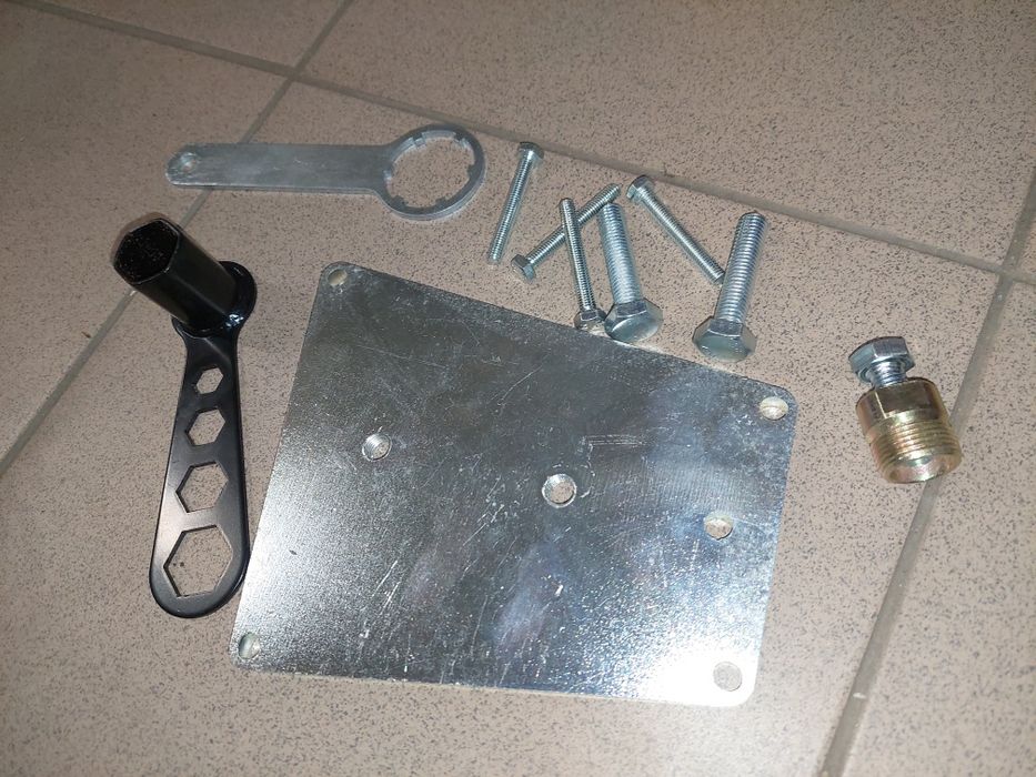 Sprzedam zestaw silnika rometowskiego motorynka klucze ściągacze kpl