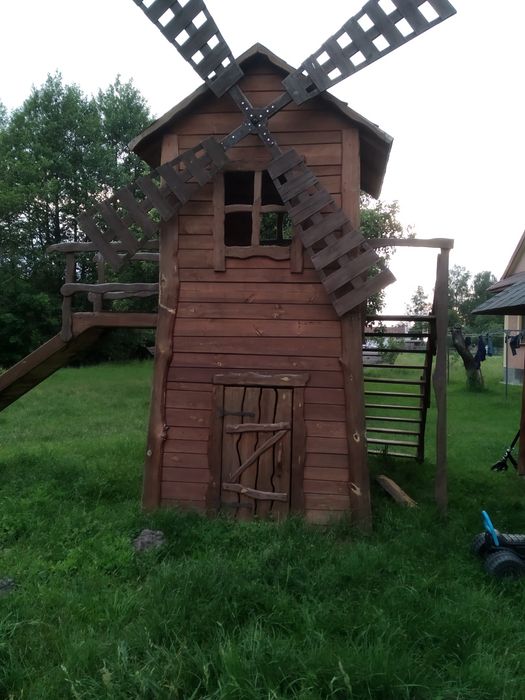 Продам дитячий млин-гірку