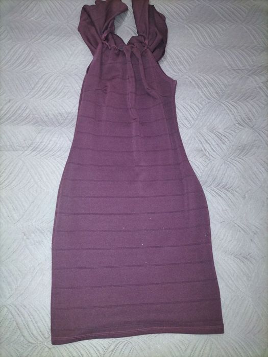 Vestido cor de vinho S