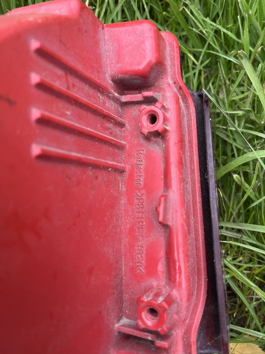 Задній привий ліхтар . Lexus LX