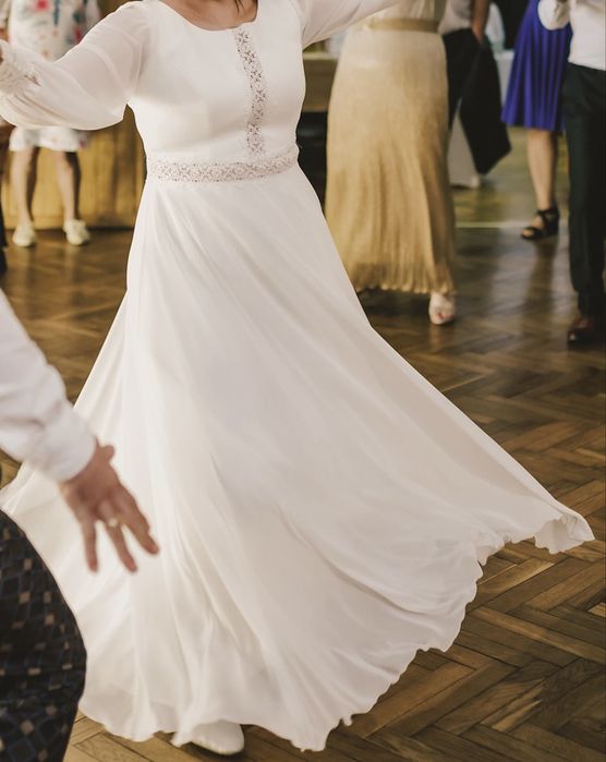 Suknia ślubna muślinowa z długim rękawem Boho
