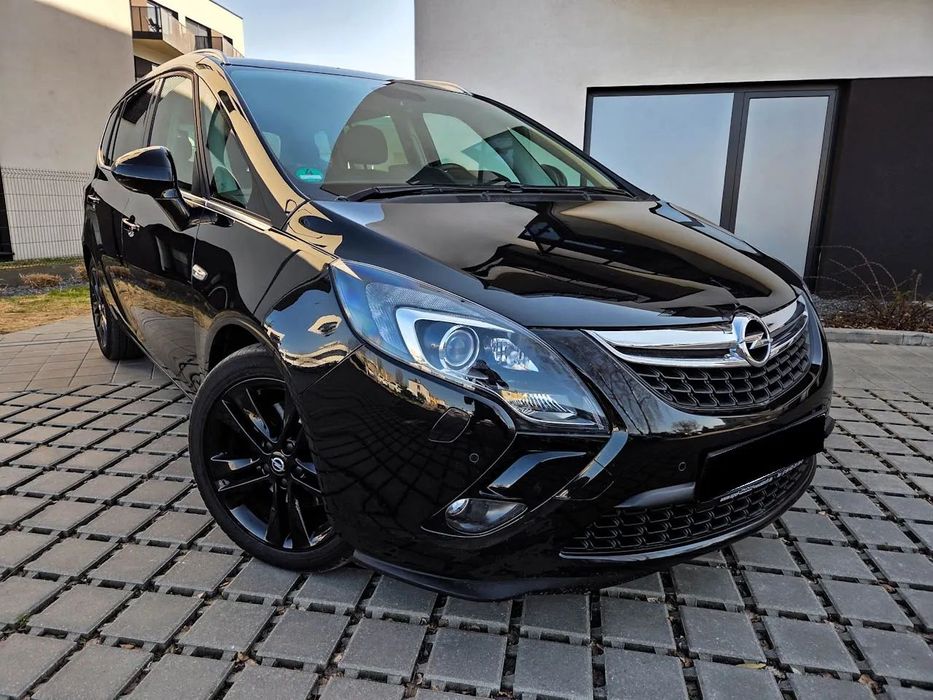 Opel Zafira BLACK EDIDTION+Skóra+ALU18+Nawigacja+BiXENON+podg.fotele+kierownica+