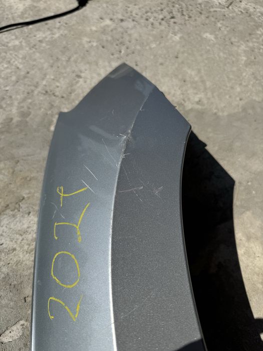 Skoda superb 2021 крило праве