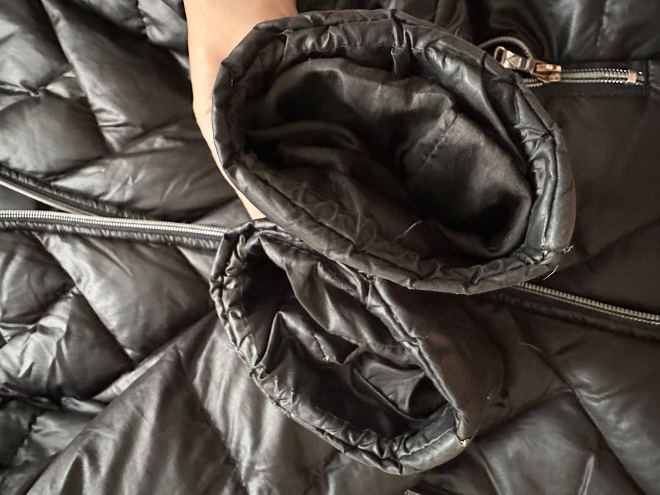 Зимовий пуховик Guess
