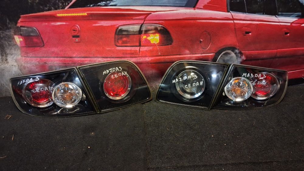 Стоп Габарит ліхтар лівий правий Mazda 3 седан