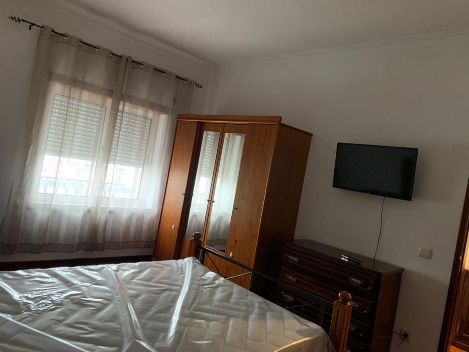 Apartamento T1, Em prédio com elevador, junto ao Continente