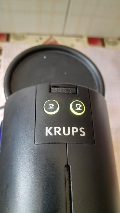 Vendo máquina da nespresso pixie impecável