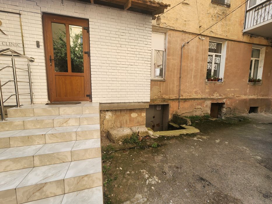 Продам цокольне приміщення в центрі 30м2