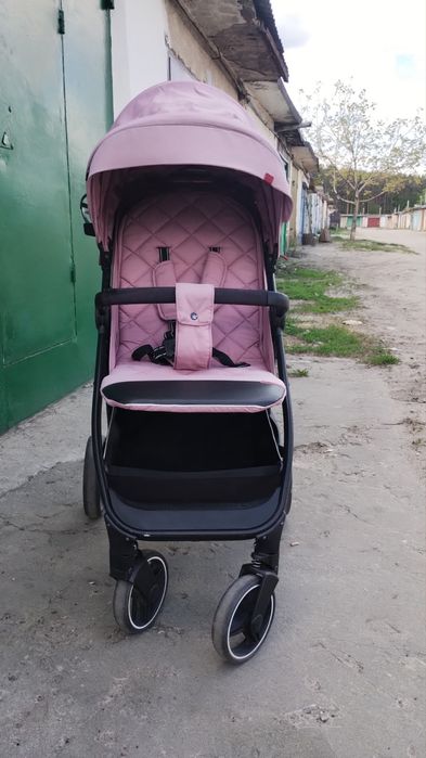Прогулянкова коляска
