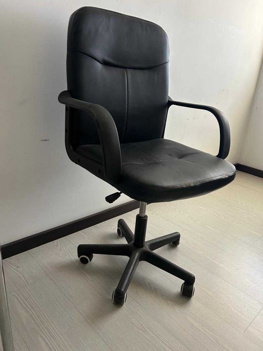 Cadeira escritório preta