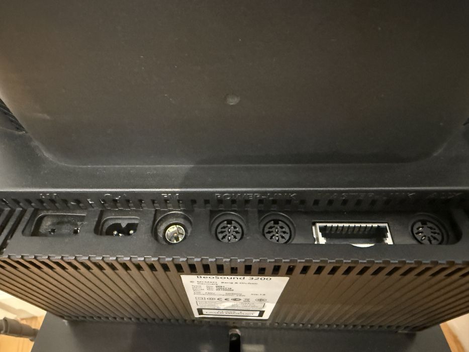 Bang & Olufsen BeoSound 3200 – Excelente Estado – Com Stand