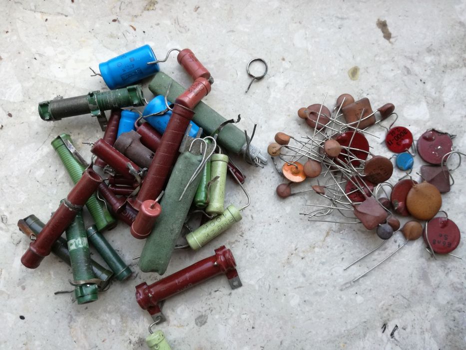 Kondensatory, oporniki, rezystory.NowePallad. Lata 50'te.