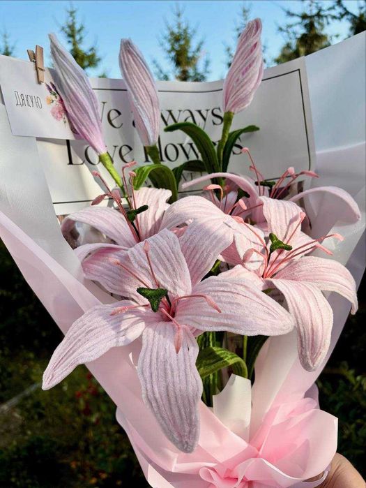 Неймовірний букет лілій ручної роботи