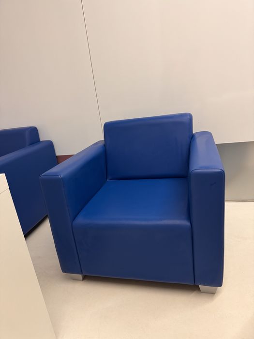 Vende-se Sofás/Cadeirões/Poltronas em pele - Marca Movixira