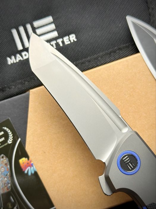 Нож WE Knife Press Check Flipper Elishewitz Titanium Blue G10 CPM-20CV