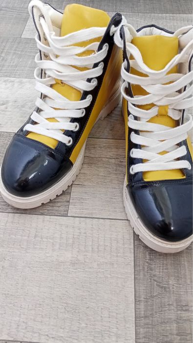 Черевики жіночі