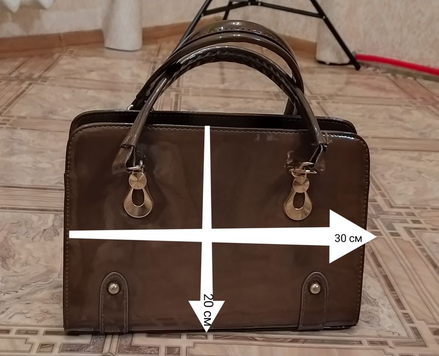 Сумка лаковая классическая