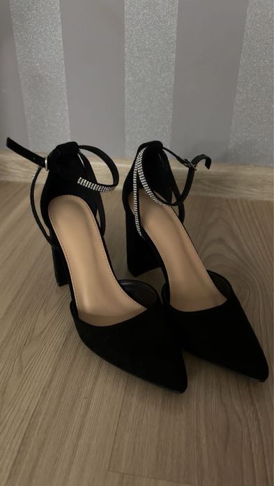 Buty na obcasie