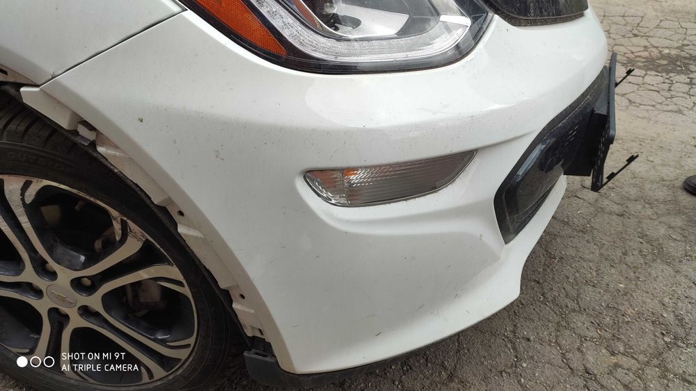 Бампер передній Chevrolet Bolt EV Premier в зборі