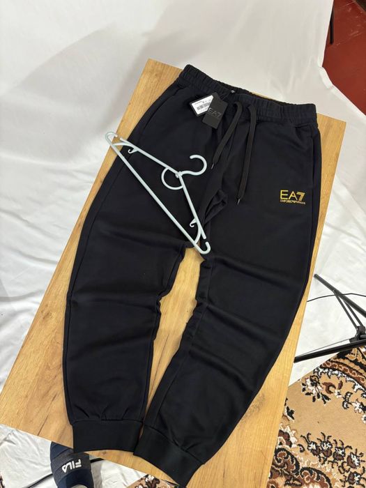 Спортивні штани EMPORIO ARMANI