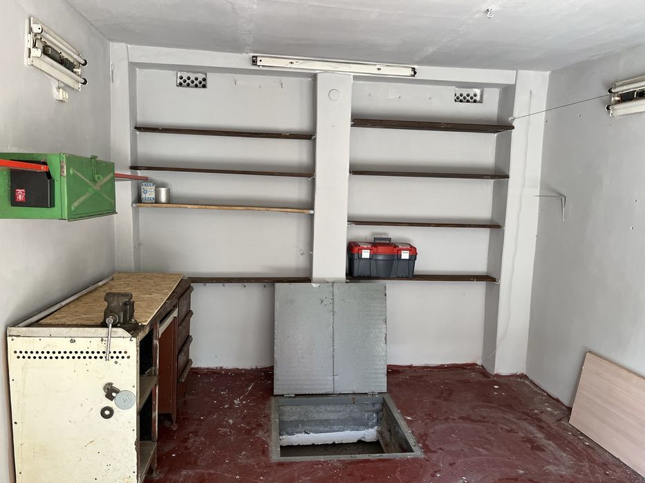 Продам гараж , Ірпінь біля залізничного переізду, в кооперативі