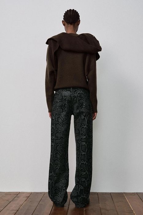 ZARA джинси флоковані зі зміїним принтом