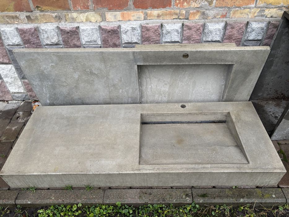 Мойка виготовлена  із бетона на  подвірья