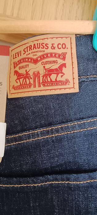 Levi's krótkie spodenki nowe z metkami.
