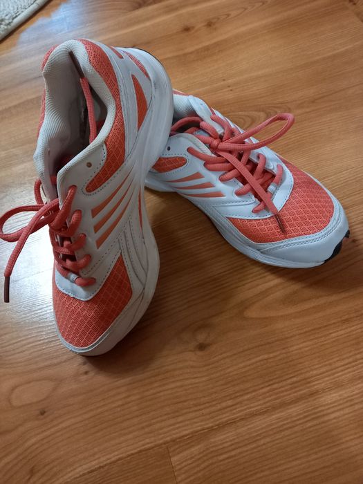 Спортивне, і не тільки, взуття 37 -38р