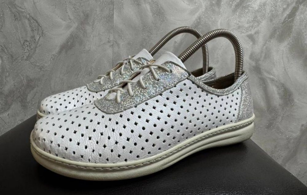 Жіночі Анатомічні шкіряні кросівки Helvesko